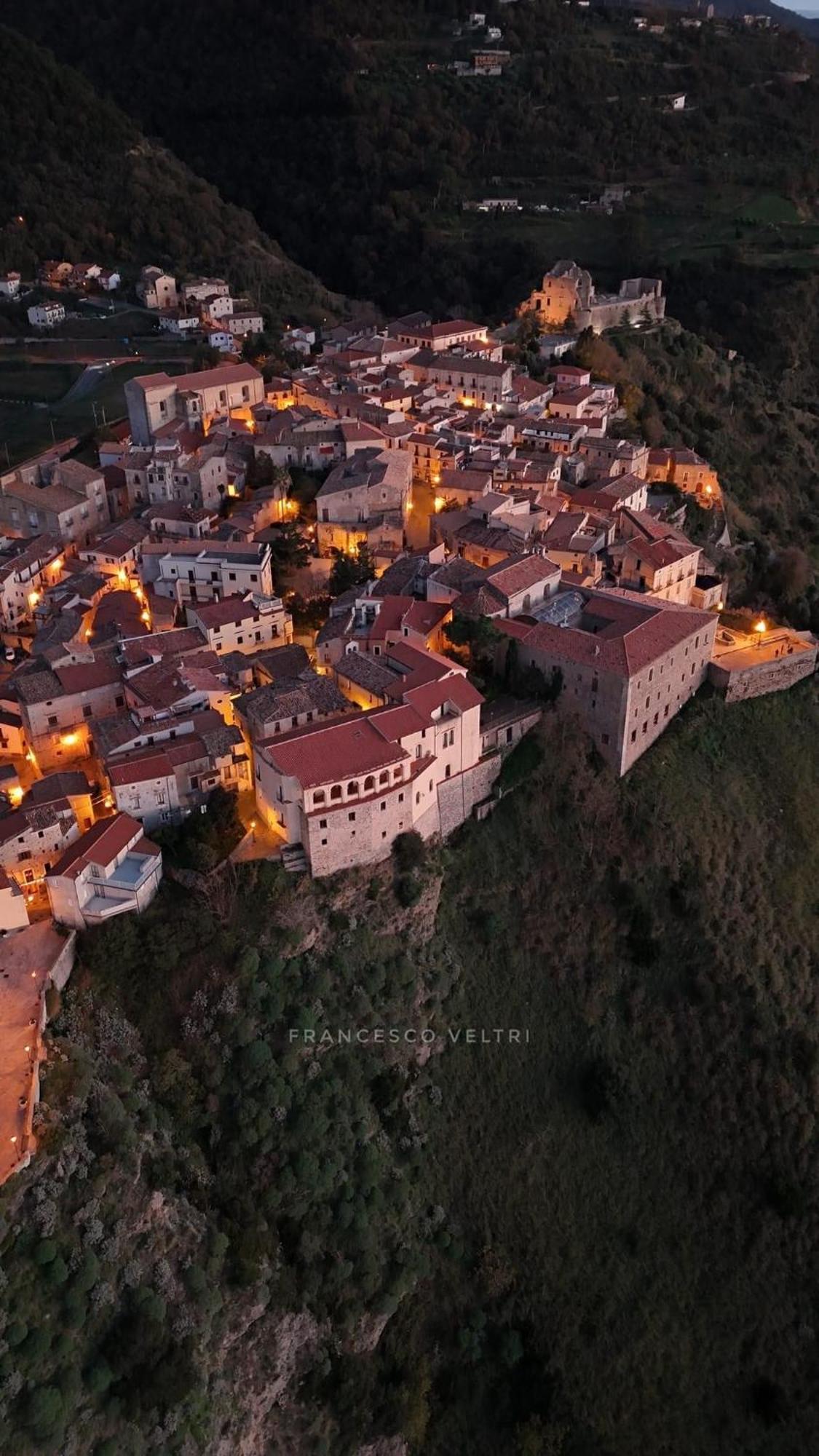 Al Castello Apartment Fiumefreddo Bruzio Exterior photo